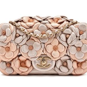 Chanel rare flower detail purse
